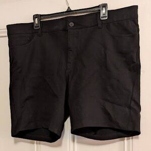 Torrid - Black Premium Stretch Shorts size 22